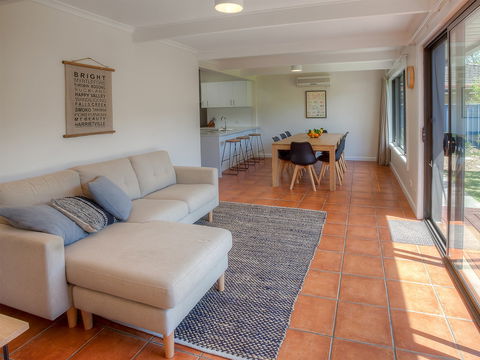 Caits Place - Surfers Gold Coast 2