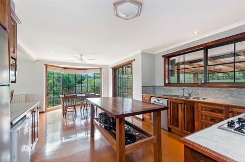 Cooks Retreat Warrnambool - Surfers Gold Coast 3