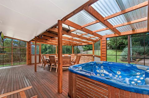 Cooks Retreat Warrnambool - Surfers Gold Coast 5