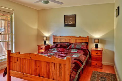 Coach House Hill Cottage - Surfers Gold Coast 2