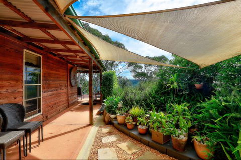 Coach House Hill Cottage - Surfers Gold Coast 7