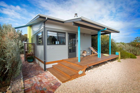 Coorong Cabins - Wren Cabin - Surfers Gold Coast 0