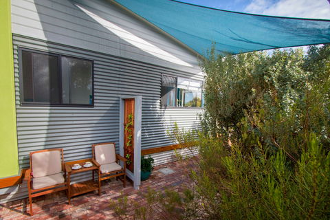 Coorong Cabins - Wren Cabin - Surfers Gold Coast 2