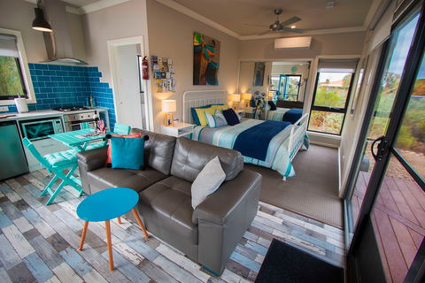 Coorong Cabins - Wren Cabin - Surfers Gold Coast 6