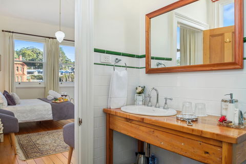 Cygnet Old Bank B&B - Surfers Gold Coast 2
