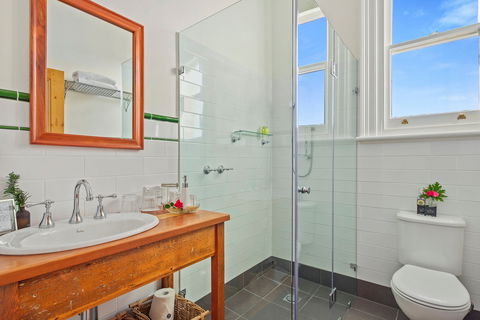 Cygnet Old Bank B&B - Surfers Gold Coast 5