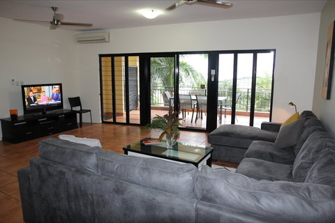 Darwin Deluxe Apartments - Surfers Gold Coast 0