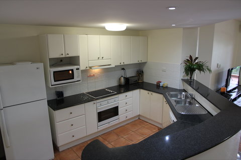 Darwin Deluxe Apartments - Surfers Gold Coast 4