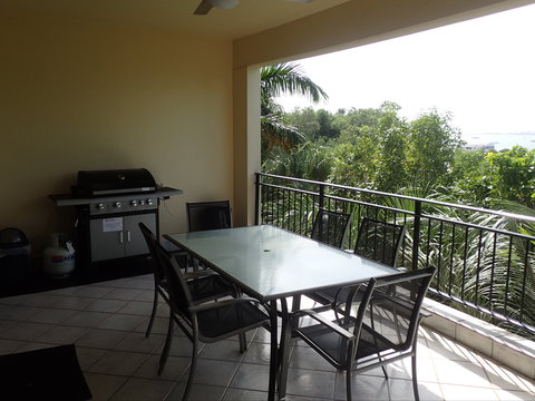 Darwin Deluxe Apartments - Surfers Gold Coast 6