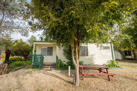 Eildon Riverside Holiday Park - Surfers Gold Coast 1