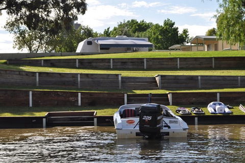 Euston Riverfront Caravan Park And Cafe - Surfers Gold Coast 2
