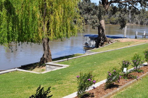 Euston Riverfront Caravan Park And Cafe - Surfers Gold Coast 3