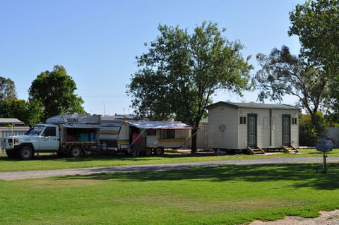 Euston Riverfront Caravan Park And Cafe - Surfers Gold Coast 4