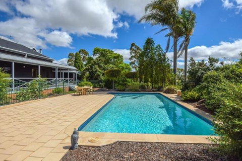 Forest Lodge Highfields - Surfers Gold Coast 5