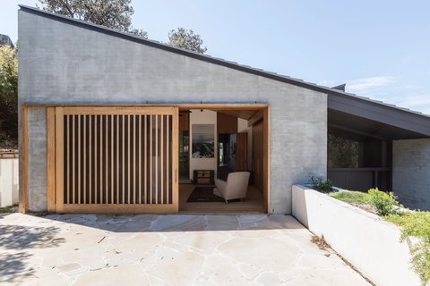 Gordon's Bay Retreat - Surfers Gold Coast 3