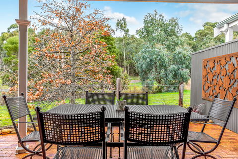 Grandview Accommodation - The Elm Tree Apartments - Surfers Gold Coast 9