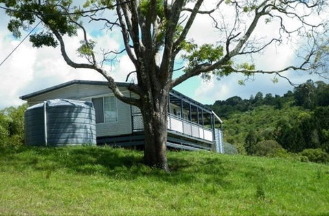 Halls Country Cottages - Surfers Gold Coast 1