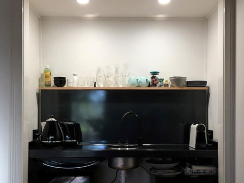 Heathcote Contemporary Art Boutique Accommodation - Surfers Gold Coast 2