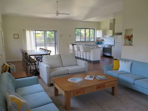 Turtle Bay House - Surfers Gold Coast 0