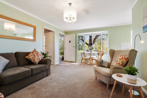 'In The Vines' Guest Cottage - Surfers Gold Coast 1