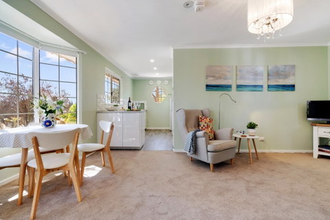 'In The Vines' Guest Cottage - Surfers Gold Coast 3