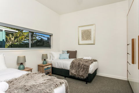 KoKo's Beach Houses Two - Surfers Gold Coast 3