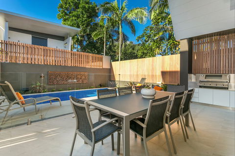 KoKo's Beach Houses Two - Surfers Gold Coast 5
