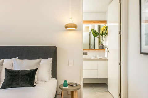 KoKo's Beach Houses Two - Surfers Gold Coast 9