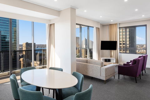Meriton Suites Pitt Street - Surfers Gold Coast 3