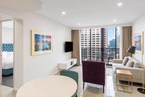Meriton Suites Pitt Street - Surfers Gold Coast 4