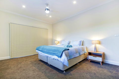 PJ's Hideaway - Surfers Gold Coast 4
