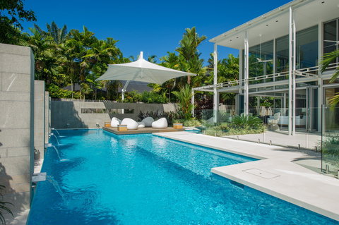 Port Douglas Getaways - The White Oasis - Surfers Gold Coast 0