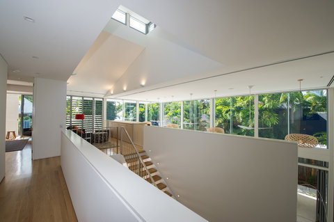 Port Douglas Getaways - The White Oasis - Surfers Gold Coast 6