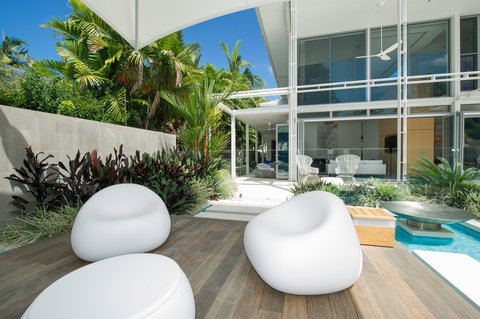 Port Douglas Getaways - The White Oasis - Surfers Gold Coast 9