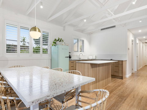Sunset Beach - Summer Breeze - Surfers Gold Coast 6