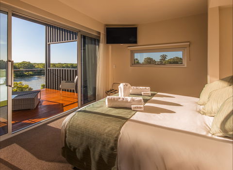 The Frames - Luxury Riverland Accommodation - Surfers Gold Coast 2