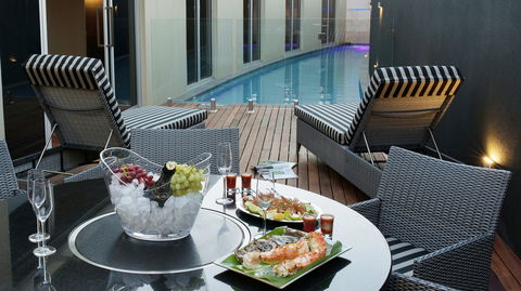 The Frames - Luxury Riverland Accommodation - Surfers Gold Coast 6