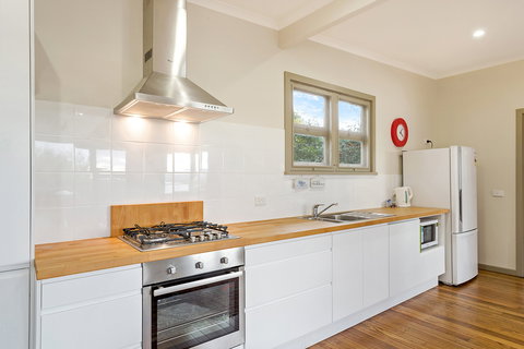 The Love Shack: Pambula Beach - Surfers Gold Coast 1