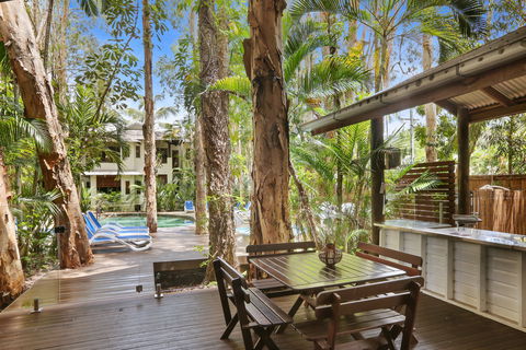 The Reef Retreat - Surfers Gold Coast 1