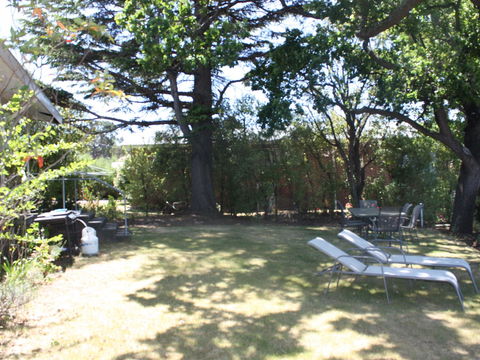 Waterside Accommodation - Derwent Hideaway - Surfers Gold Coast 7