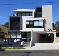 Whitehorse Apartments Hotel - Surfers Gold Coast