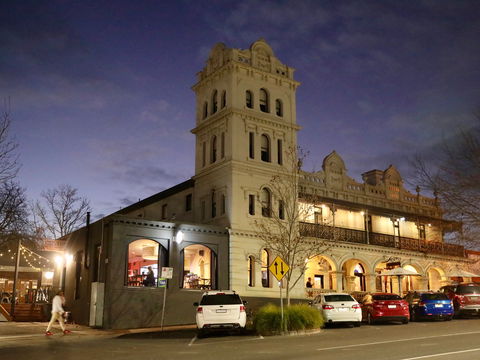 Yarra Valley Grand Hotel - Surfers Gold Coast 0