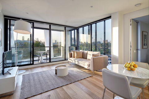 381 Cremorne - Surfers Gold Coast 0