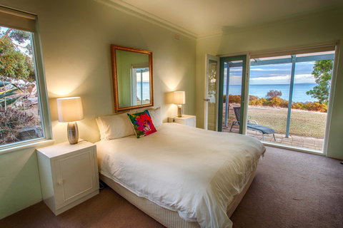 Antechamber Bay Retreats - Surfers Gold Coast 0