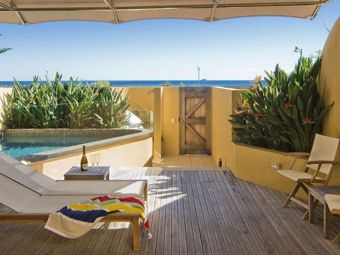 Beach Suites - Surfers Gold Coast 1