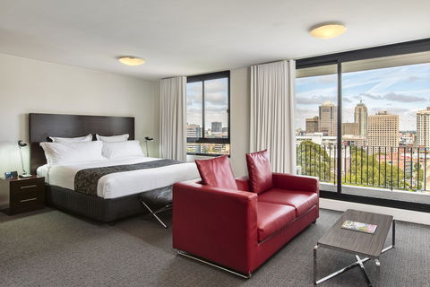 Cambridge Hotel Sydney - Surfers Gold Coast 0