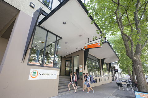Canberra City YHA - Surfers Gold Coast 1