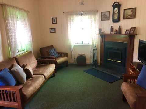Dillons Cottage Stanthorpe - Surfers Gold Coast 2