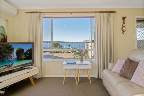 Eagle Heights Holiday Units - Scenic Unit - Surfers Gold Coast 4