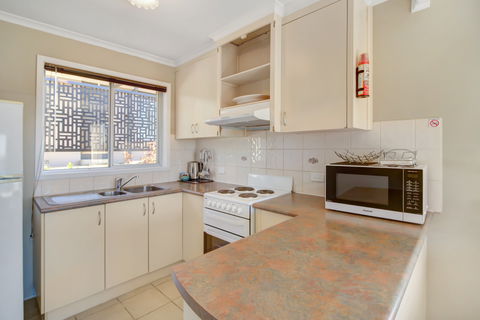 Eagle Heights Holiday Units - Scenic Unit - Surfers Gold Coast 6